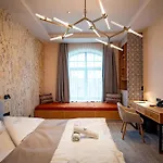 Bordűr Wellness Superior és Szőnyegmúzeum 4*