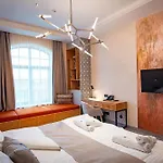 Bordur Wellness Superior Es Szonyegmuzeum Hotel 4*