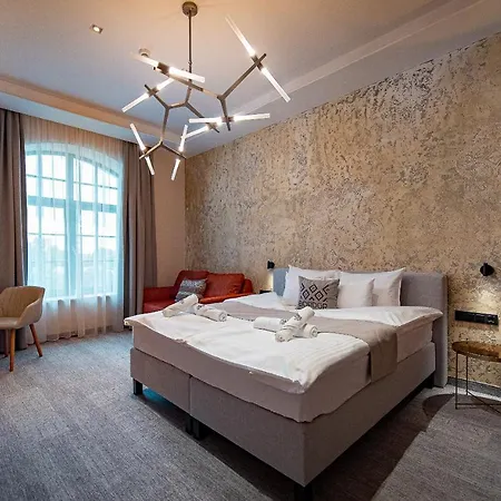Hotel Bordur Wellness Superior Es Szonyegmuzeum