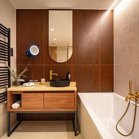 Hotel Bordur Wellness Superior Es Szonyegmuzeum 4*
