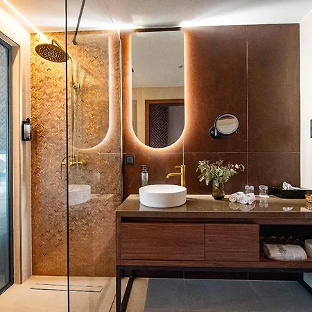 Bordur Wellness Superior Es Szonyegmuzeum Hotel 4*