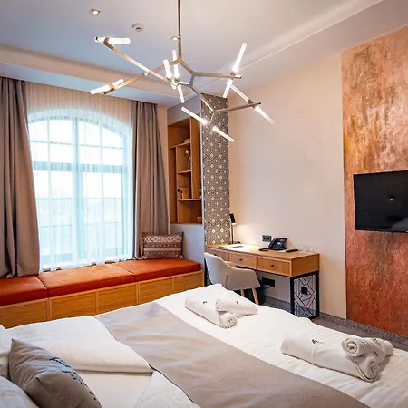 Bordur Wellness Superior Es Szonyegmuzeum Hotel 4*