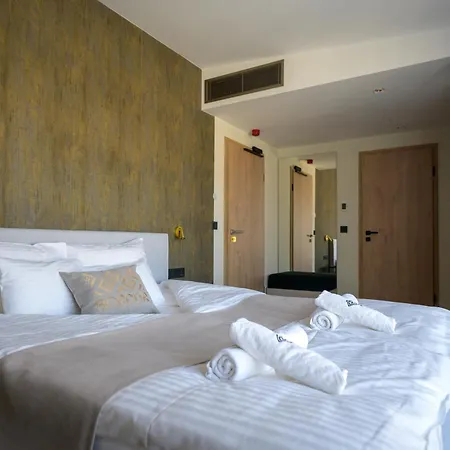 Bordur Wellness Superior Es Szonyegmuzeum Hotel
