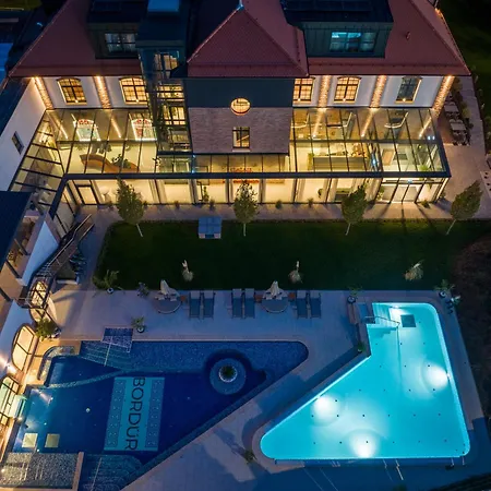 Otel Bordur Wellness Superior Es Szonyegmuzeum 4*