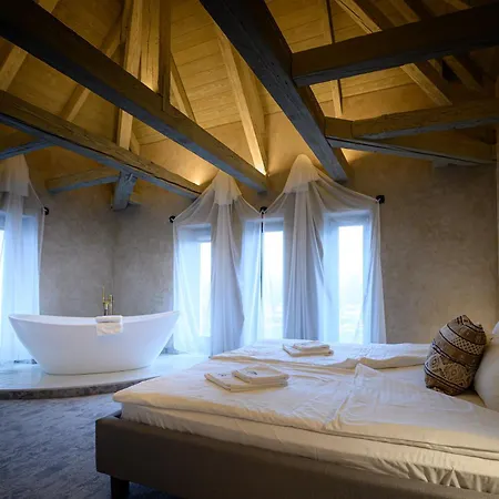 Bordur Wellness Superior Es Szonyegmuzeum 4*